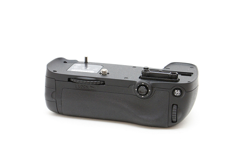 美品♪　ニコン Nikon マルチパワーバッテリーパック MB-D14_1