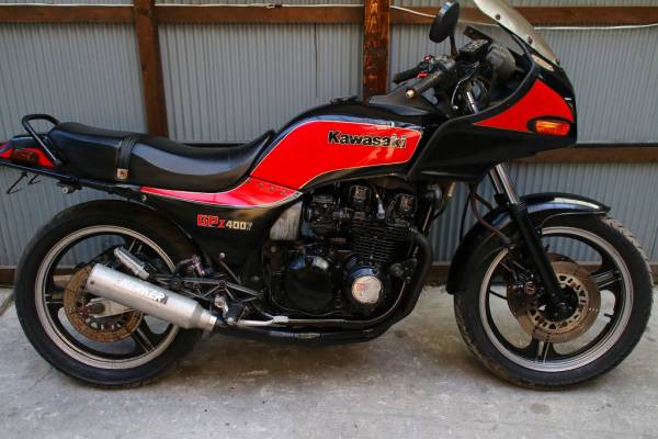 ゼ*→様 gpz400f カーカー4-1 GPz400F☆人気の赤黒外装でキレイ☆カーカー管付き☆Z系旧車(251cc