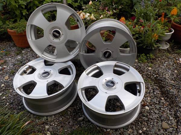 Enkei製ディッシュ型ホイール４本 100 114 3マルチ 社外品 売買されたオークション情報 Yahooの商品情報をアーカイブ公開 オークファン Aucfan Com