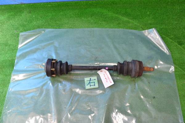 ９３ｙベンツ１９０Ｅ２．６■Ｗ２０１■右リアドライブシャフト