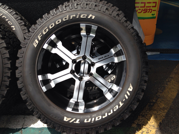 FJ、サーフ、プラド等 MKW MK36 20インチ BFG AT285-55-20(ラジアル 