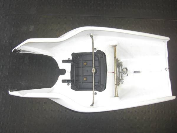 ホンダNSR50前期☆純正シートカウル(純正品)｜売買された