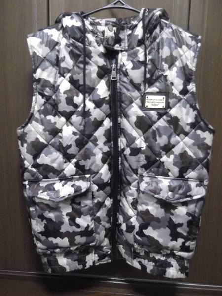 Dolce & Gabbana カモフラージュ ダウンベスト ☆D＆Gカモフラ（迷彩）ダウンベスト☆(ジャケット、上着)｜売買され