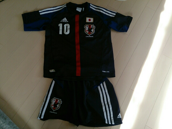 サッカー 日本代表ユニフォーム 子供用140上下 香川ネーム入り 子ども用 売買されたオークション情報 Yahooの商品情報をアーカイブ公開 オークファン Aucfan Com
