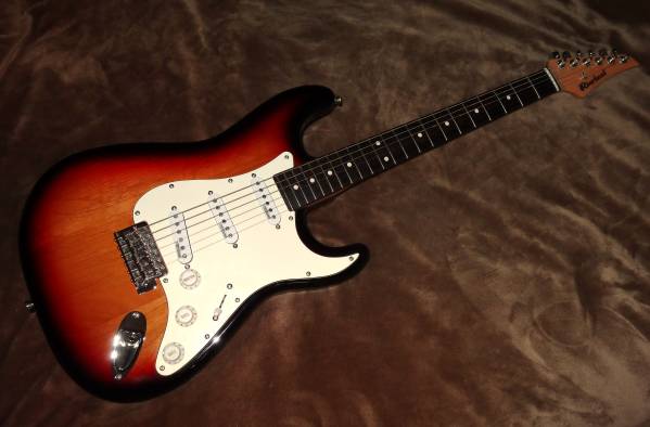 Riverhead ST-1R 3TS ストラト Bacchus Fender ファン必見(バッカス 