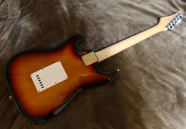 Riverhead ST-1R 3TS ストラト Bacchus Fender ファン必見(バッカス 