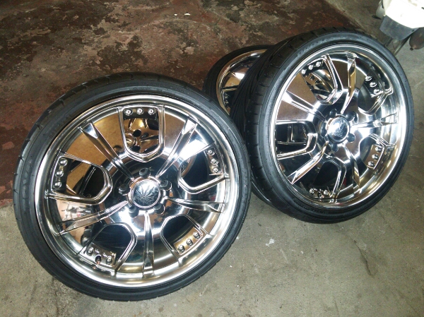 深リム!!美品!!マーテル!!プリウスα、セレナ、ヴォクシー等へ