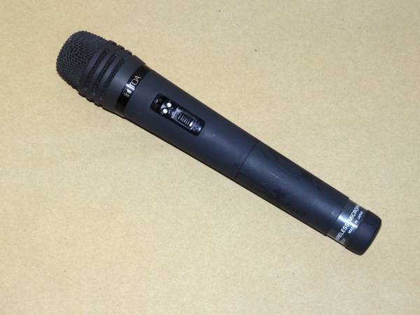 TOA 800MHz帯ワイヤレスマイク WM-1200 その2