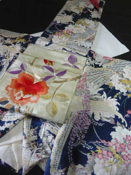 疋田の荒波枝垂れ藤　牡丹梅が枝　贅のお着物 　昭和レトロ