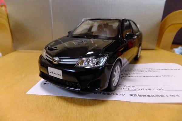 カローラアクシオ◇AXIO◇1/30色見本模型(ミニカー）黒(トヨタ)｜売買