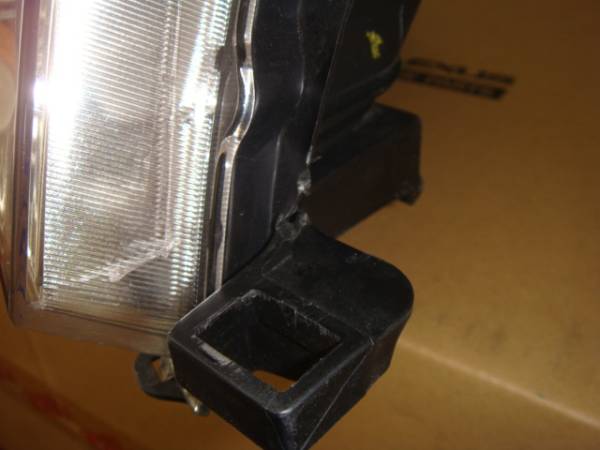 美品　AZR60 VOXY 右ヘッドライト　HID_3