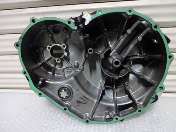 ☆NC39 CB400SF VTECⅡ エンジンクラッチカバー 中古☆(ホンダ用