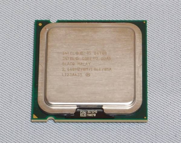☆ CORE 2 QUAD Q6700 2.66GHz/8M/1066/SLACQ 送料込み！ ☆