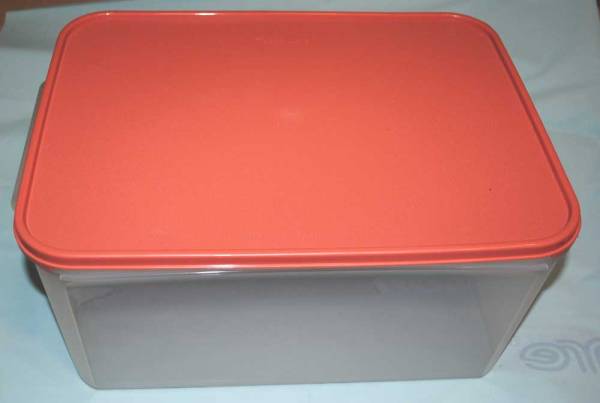 タッパーウェア15リットルキーパー　送料無料です