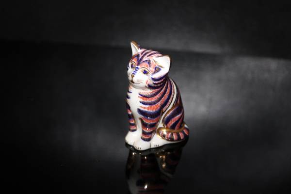 英国王室御用達 ロイヤルクラウンダービー キャット。中サイズ
