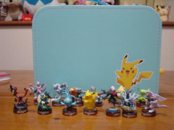 非売品☆ポケモン映画10周年記念フィギュア13種収納トランク付