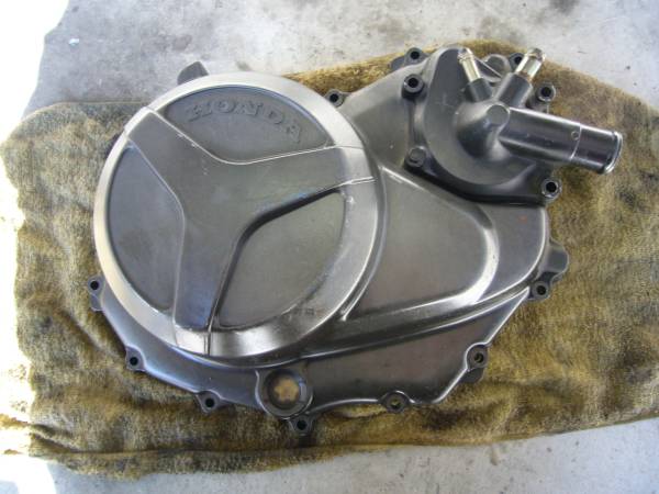 ＶＴＲ１０００Ｆ☆クランクケースカバー＆ウォーターポンプ中古