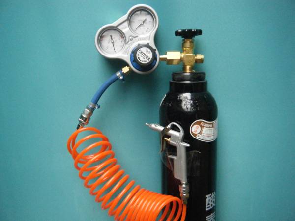 酸素ガス ボンベ1.5立米入りとガン ホース 調整器のセットの入札履歴 