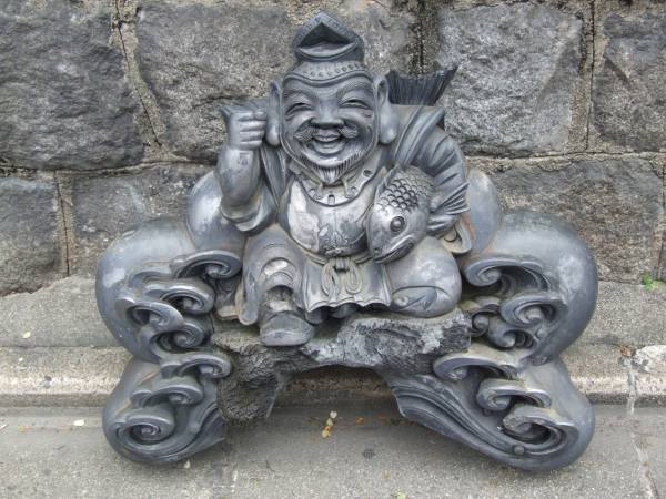 大黒天　鬼瓦 古い大きな鬼瓦 瓦師銘有 り恵比寿瓦 大黒天瓦72㎝2点(雑貨)｜売買され