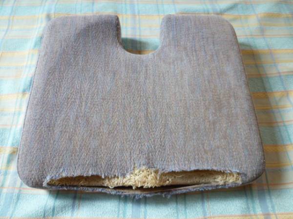 構造医学研究財団 | 製品紹介 正しい姿勢を保つ - 体圧反応座板Ⅲ型 体