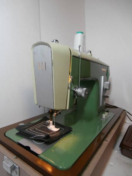 リッカー　皮革厚物用ミシン 8番糸 卓上電動 即決送料無料