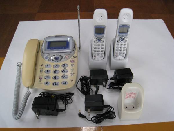 ★★ SHARP コードレス電話機 CJ-V83KW (親機+子機２台) ★★