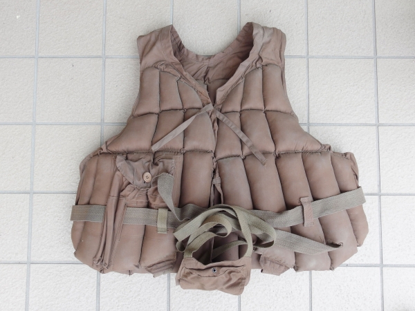旧日本軍/陸軍飛行隊/救命胴衣/カポック/軍隊物/昭19年/戦争(個人装備
