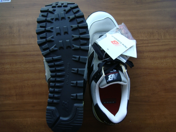 ☆新品☆ニューバランス５７４☆箱なし☆２５．０ｃｍ