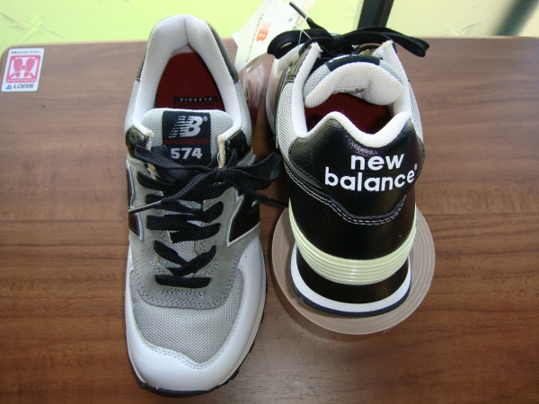 ☆新品☆ニューバランス５７４☆箱なし☆２５．０ｃｍ