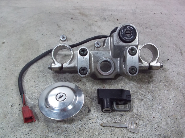 aкB554 ブロンコ 5BT キーセット タンクキー 税込 送料700円～