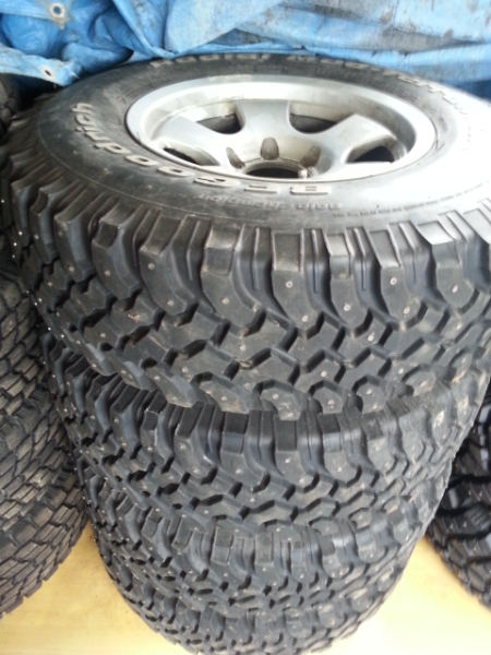LT265/75R16 4本 スパイクタイヤ おまけアルミホイール付き スパイク