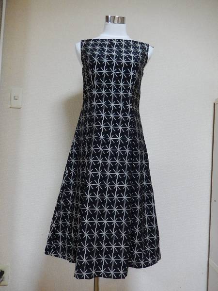 美品　シビラ　ノースリーブワンピース　黒　白柄　キャプラ　Ｍ