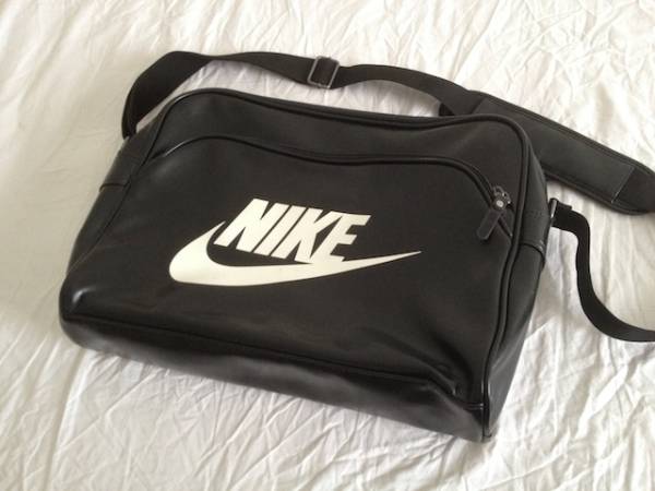 Nike】BA4271ショルダーバッグ メッセンジャーナイキ ナイキ(nike