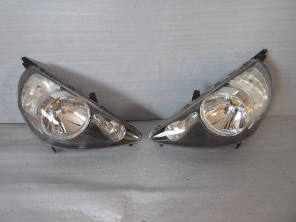 フィット　GD1/GD2後期　ハロゲン　左右ヘッドライト(Y-2905)