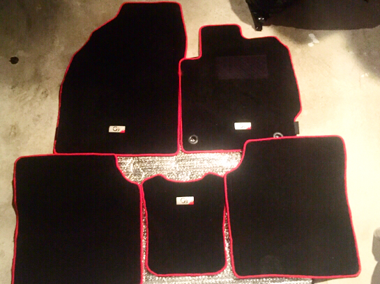 【 超美品 】プリウス３０後期 G's 純正品 フロアマット！