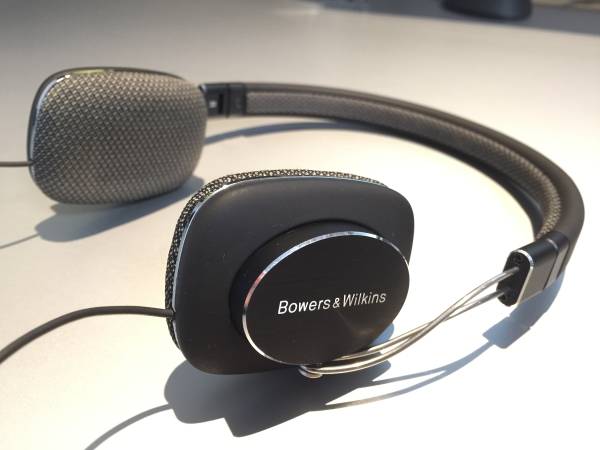 Bowers & Wilkins B&W P3 美品 (iPhone iPod 操作＆マイク対応)