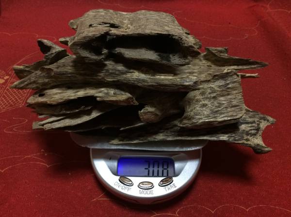 ベトナム ニャチャン産 沈香 30.8g : 伽羅・香木・仏具・骨董