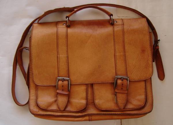 ☆　革製カバン　中古品　☆