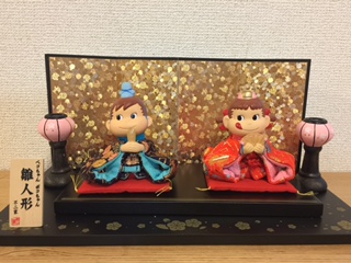 不二家 ペコポコ雛人形 飾りつけ用クリアケース付 ペコちゃん