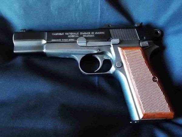 ＫＳＣ　ハイパワー　ＷＥアルミスライド、バレル　ハーフメタル