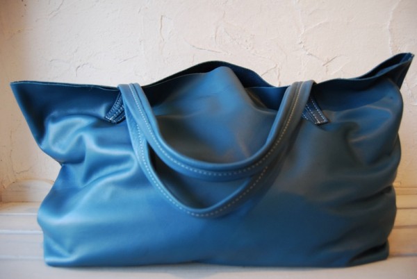 贅沢 柔らかい 軽量 ビアバッジオ 本革 ハンドメイド