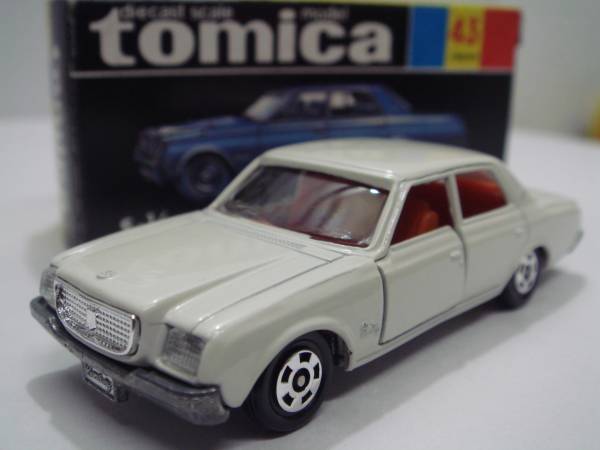 黒箱トミカ No43 トヨタ センチュリー 白 シート オレンジ 1/66