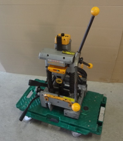 makita マキタ 手動カクノミ 7303 / 角のみ 鑿 木工機械 工具