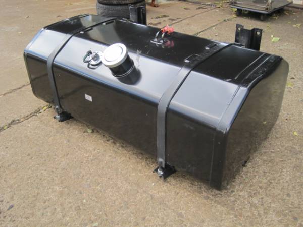 新車外し　300L燃料タンク　予備タンク等に　