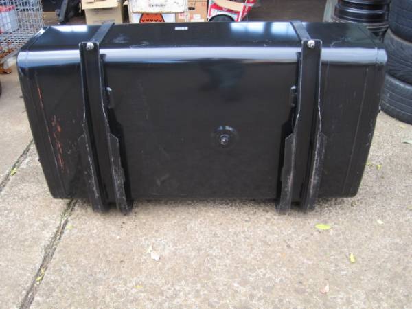 新車外し　300L燃料タンク　予備タンク等に　