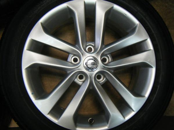 IF-676 送料無料 日産 純正 ジューク 17× 215/55R17 (4本) 美品 日産