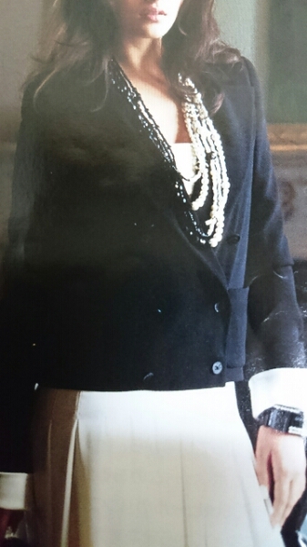 これはおすすめ シャネル CHANEL のジャケット黒 ドゥロワー