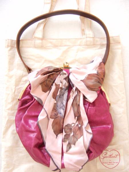 601☆新品同様H.P.FRANCE sweet heartスカーフ付きがま口バッグ