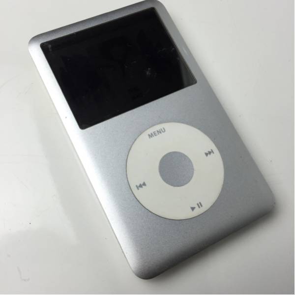 動作品：Apple iPod Classic 120GB シルバー クラシック 本体