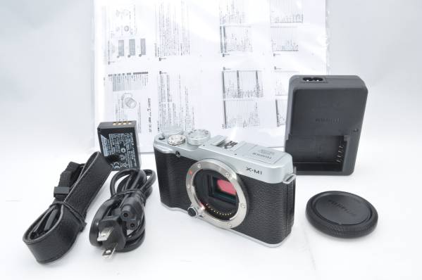 ★新品級★フジフイルム FUJIFILM X-M1 ボディ★付属多数★#790